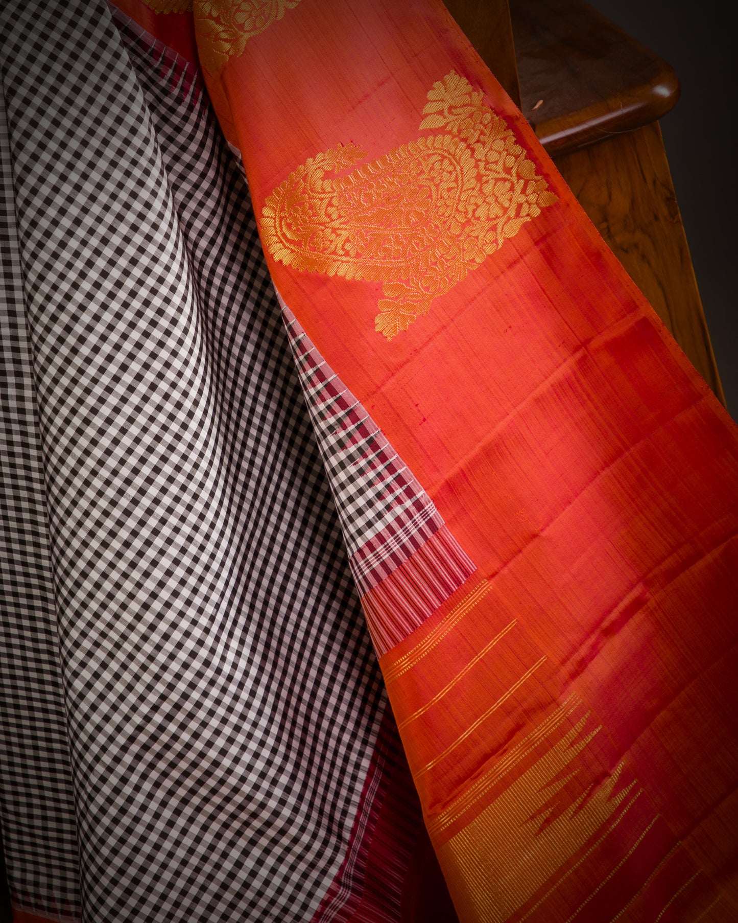 Vishitrang Black and White Kanjivaram Silk Sari ML-26-006