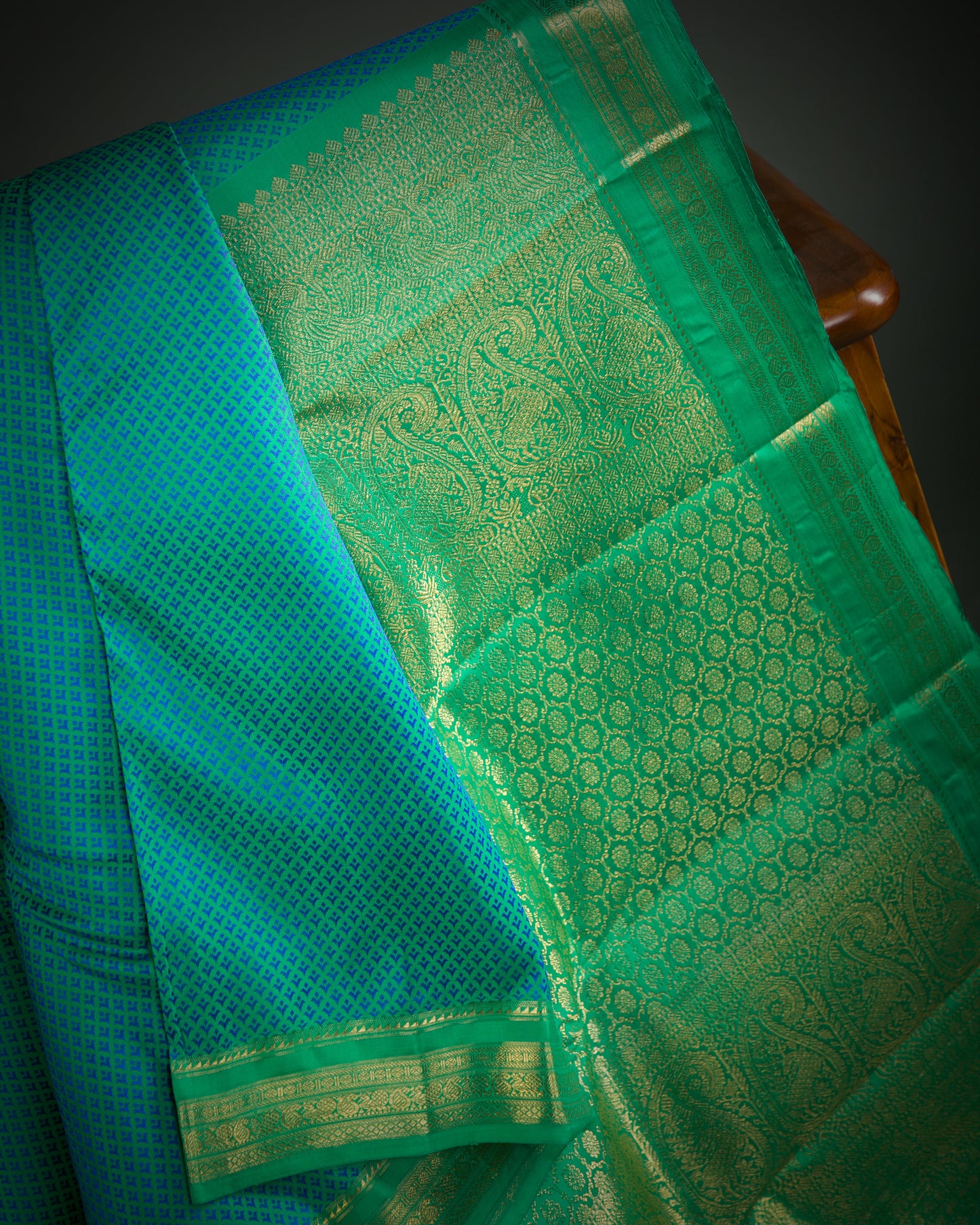 Vishitrang Green Kanjivaram Silk Sari NT-26-003