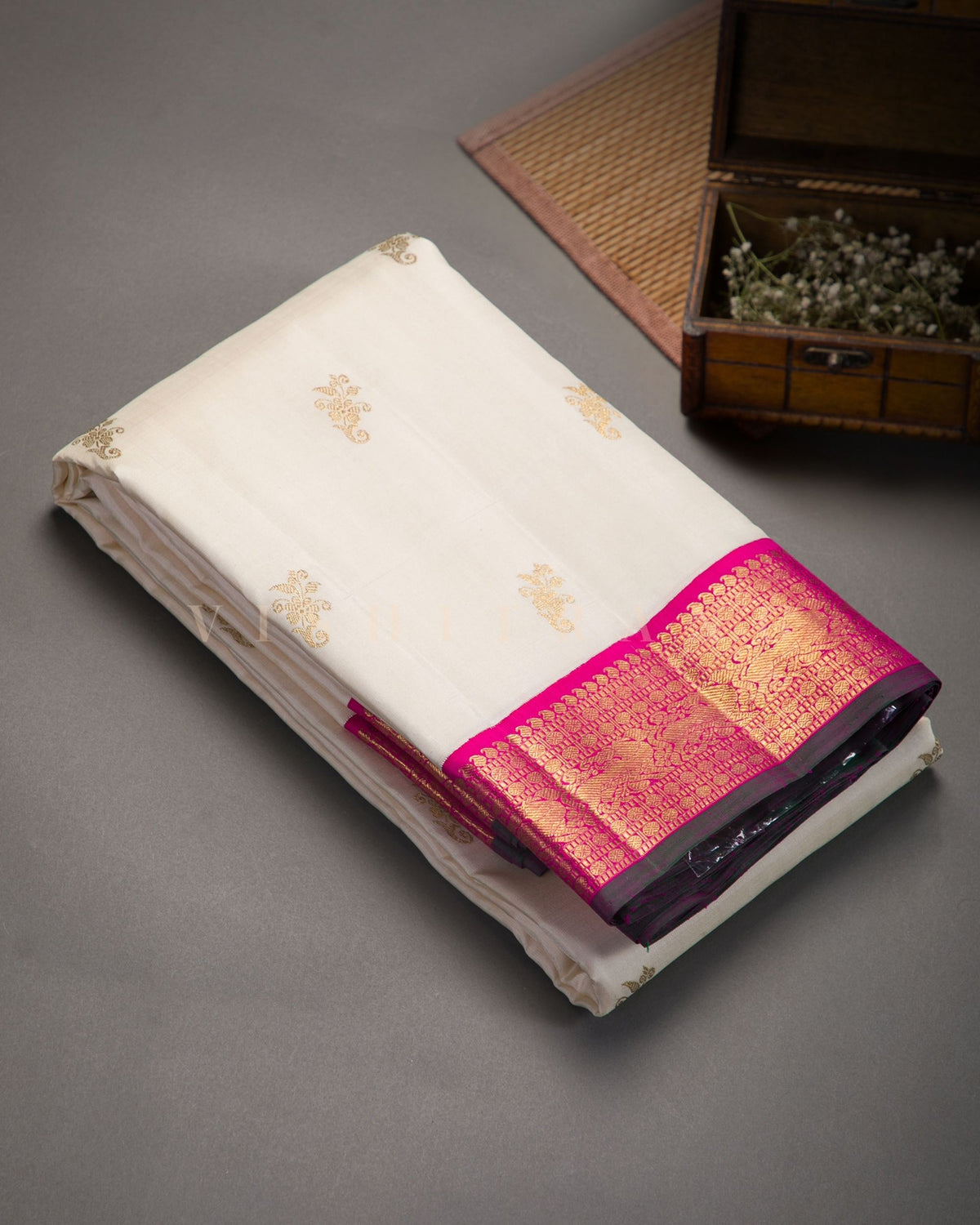 Vishitrang Off White Kanjivaram Silk Sari KR-26-013