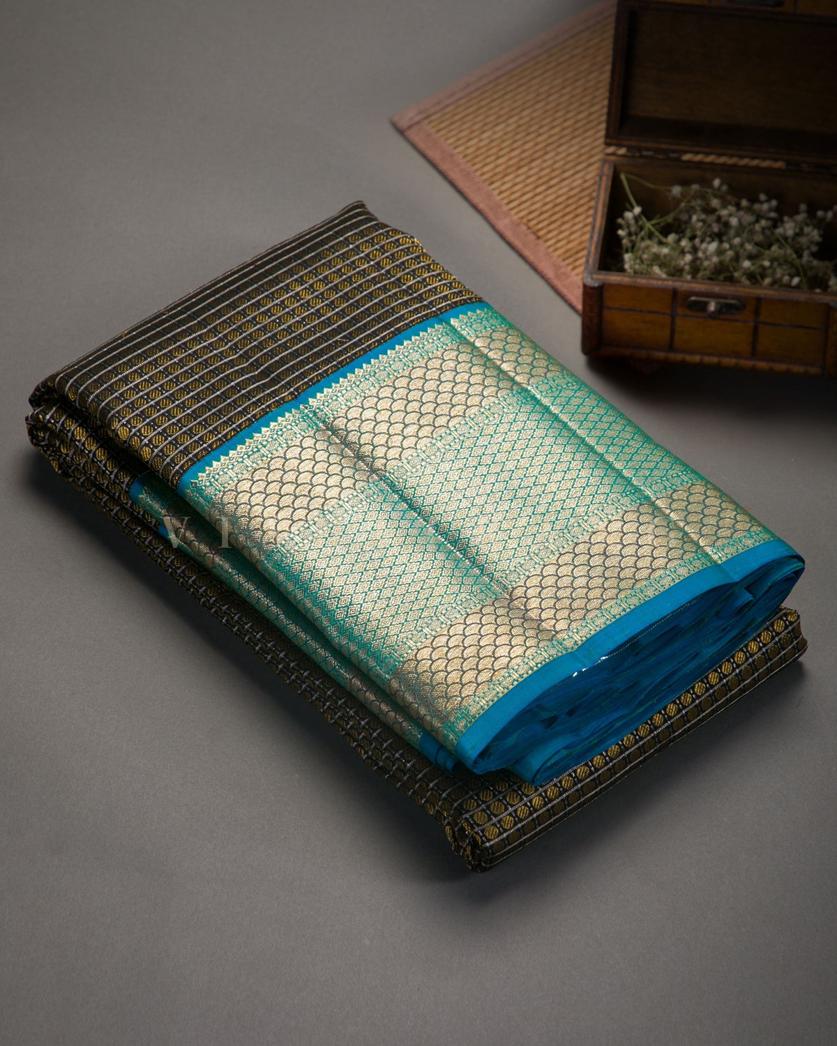 Vishitrang Black Kanjivaram Silk Sari KR-26-014