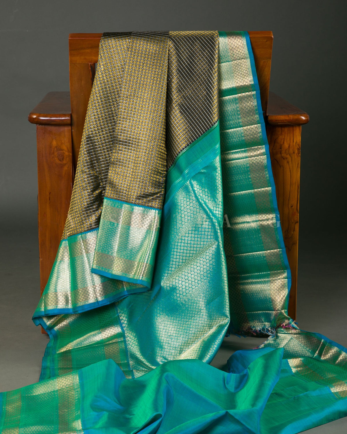 Vishitrang Black Kanjivaram Silk Sari KR-26-014