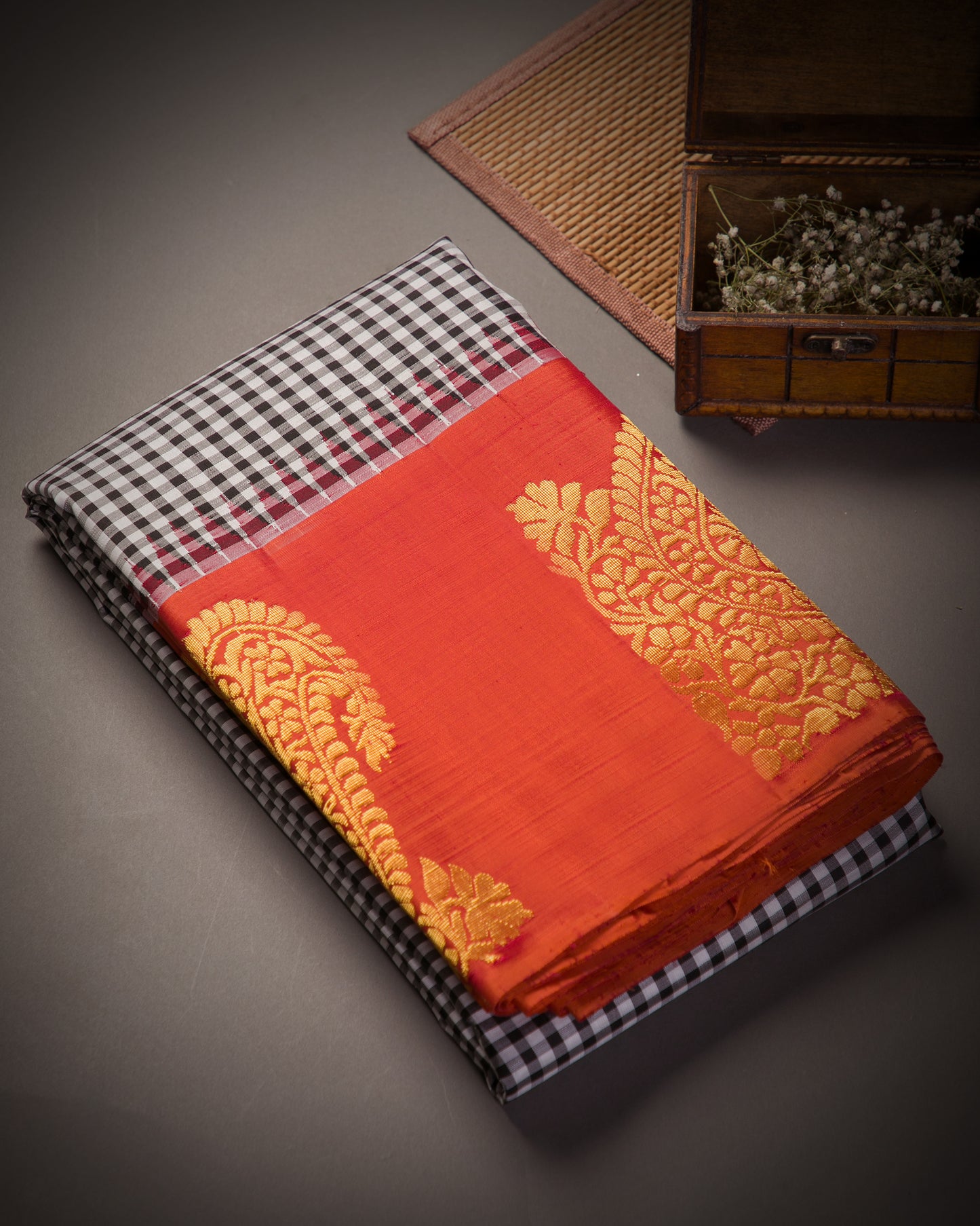 Vishitrang Black and White Kanjivaram Silk Sari ML-26-006