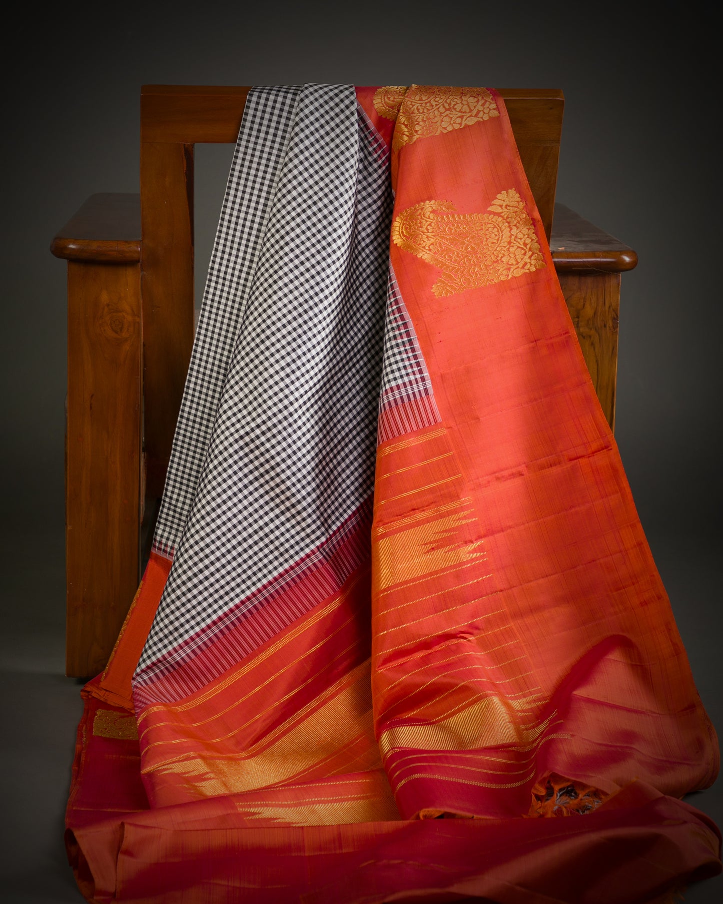 Vishitrang Black and White Kanjivaram Silk Sari ML-26-006